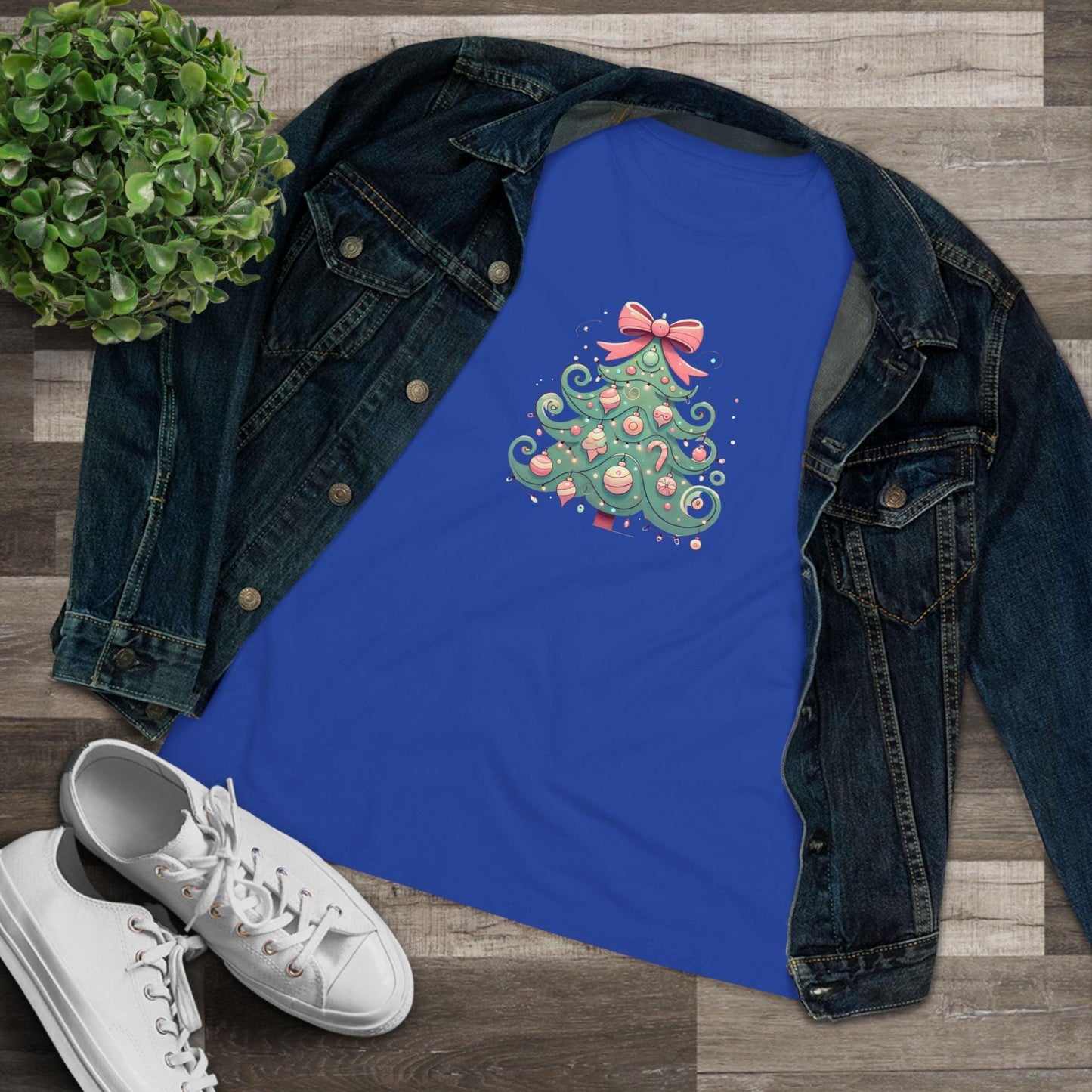 🎄💖 Pastel Dream Christmas Tree ✨🎀 - Women's Softstyle Tee - Whippie's