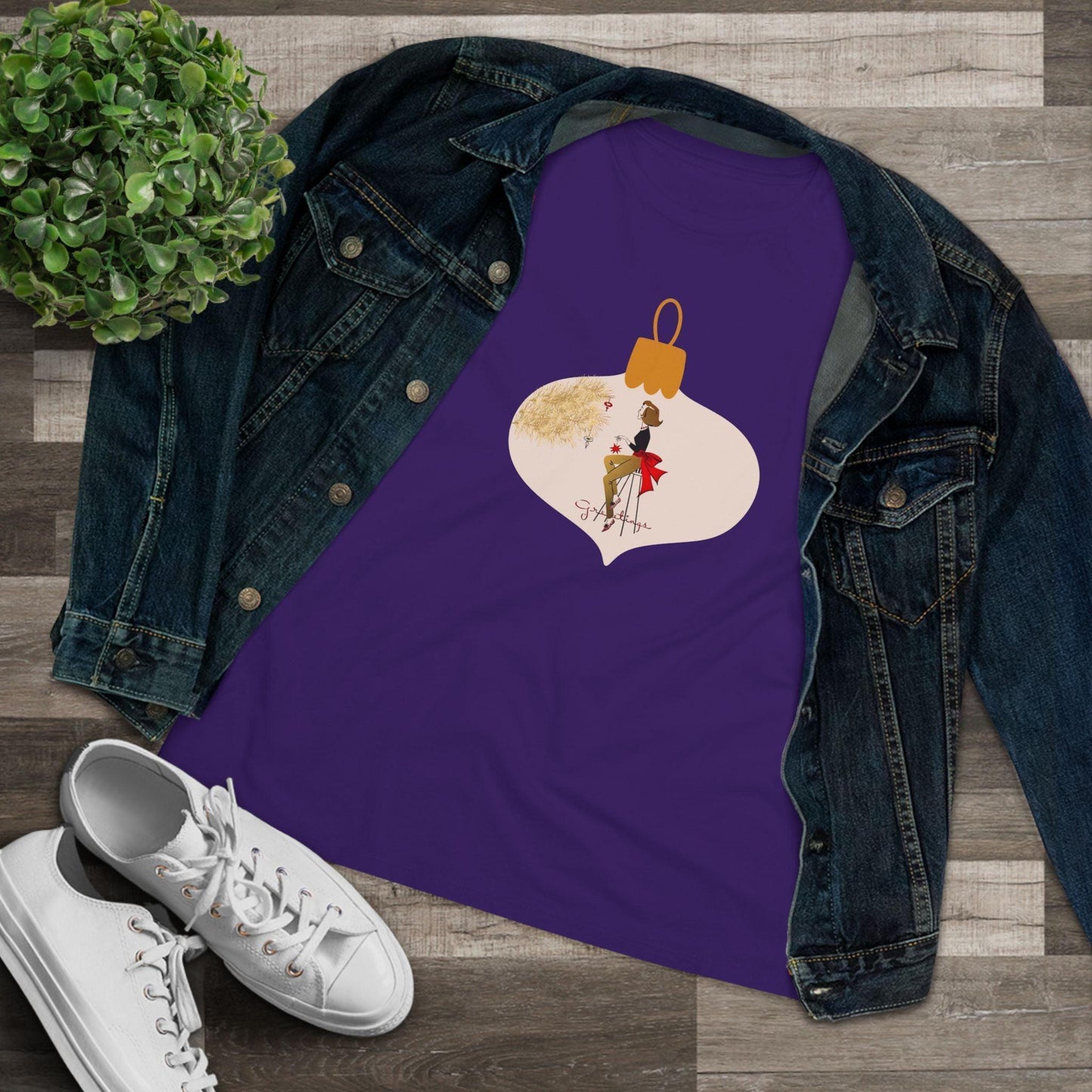 Retro Tree Decorating - Women's Tee - Whippie's