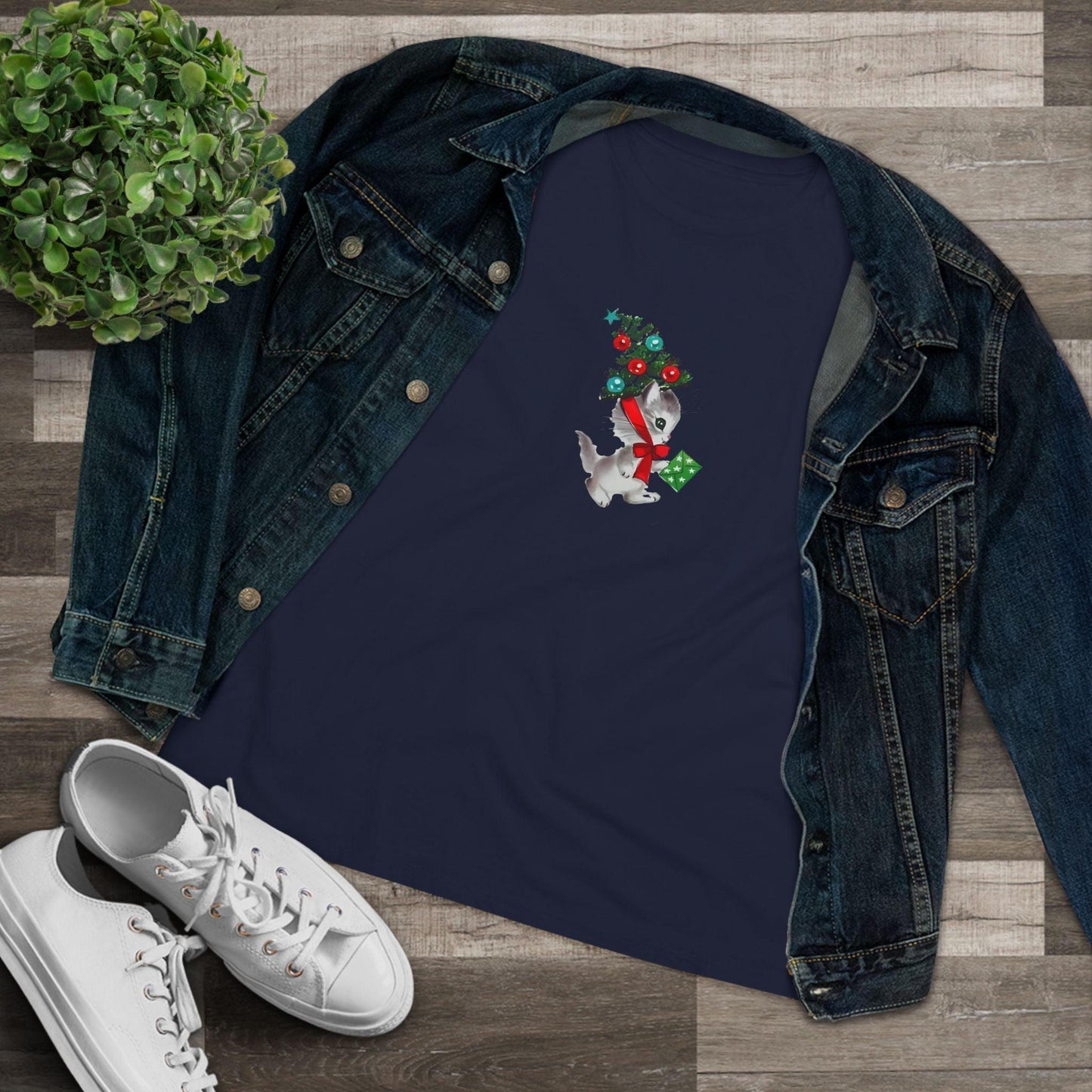Retro Kittie with Tinsel Christmas Tree Hat - Women's Tee - Whippie's