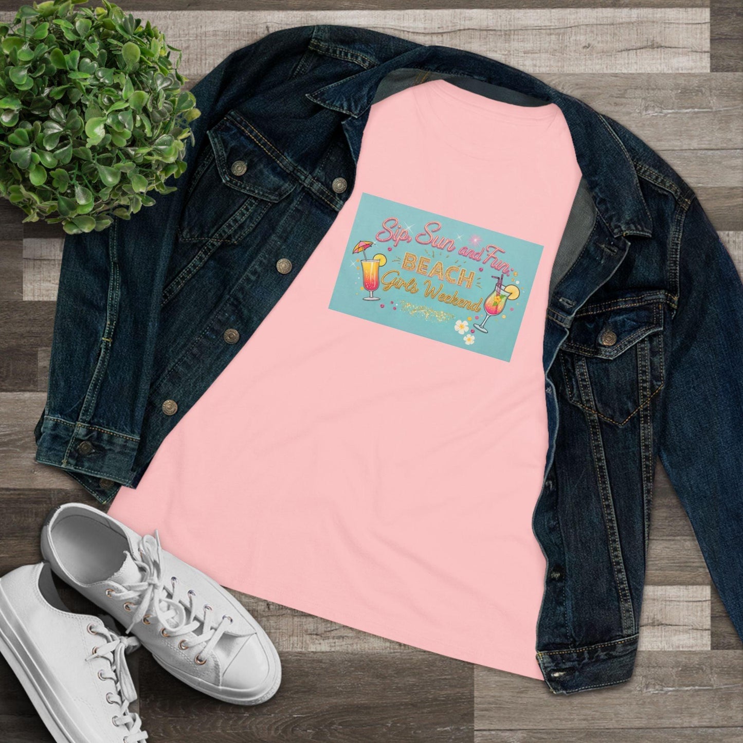 Sun, Sips, and Fun Beach Girls' Weekend - Women's Softstyle Tee - Whippie's