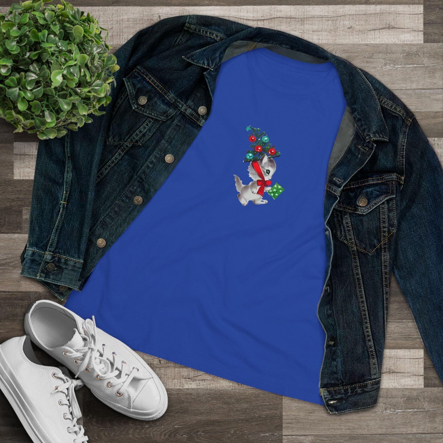 Retro Kittie with Tinsel Christmas Tree Hat - Women's Tee - Whippie's