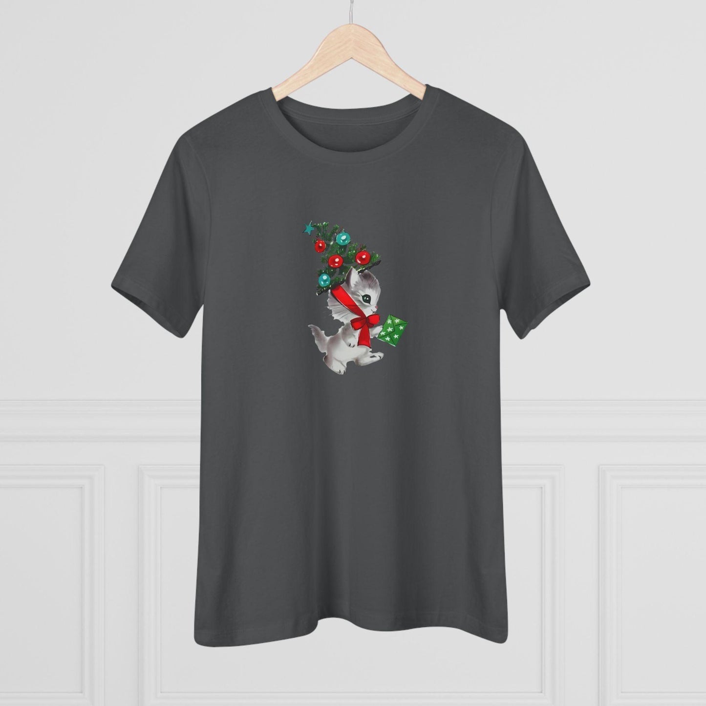 Kittie with Christmas Tree Hat and Card - Women's Softstyle Tee - Whippie's