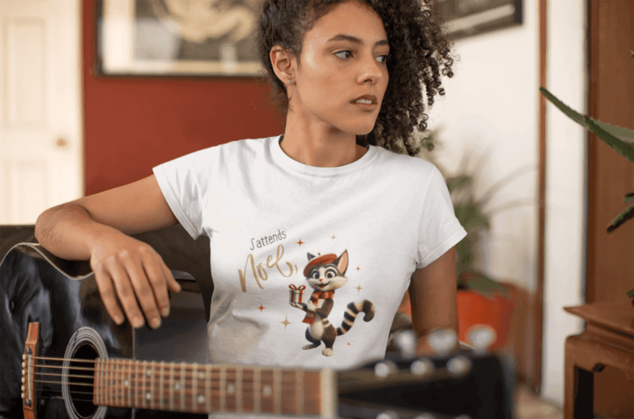 J'attends Noël 🐈⬛ Women's Tee 🎄 A purr-fectly Parisian Christmas! - Whippie's