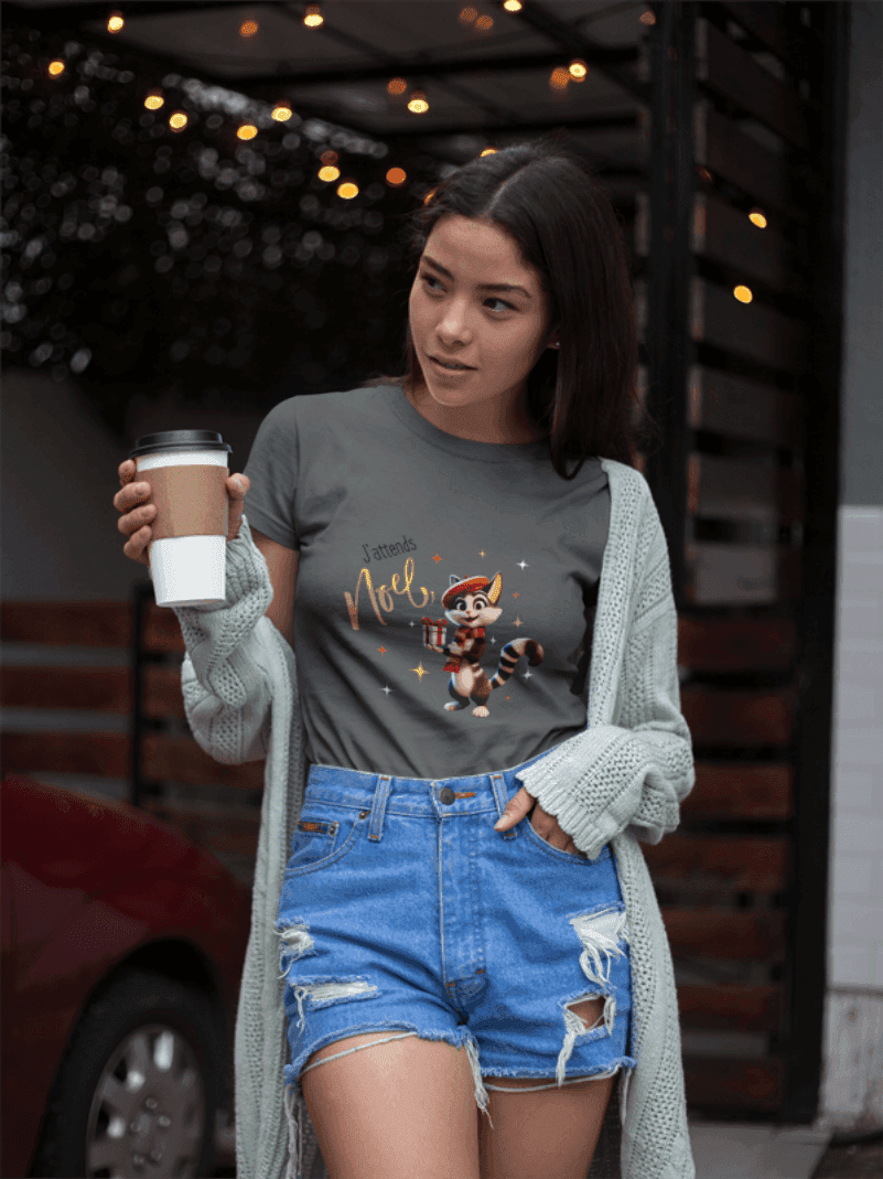J'attends Noël 🐈⬛ Women's Tee 🎄 A purr-fectly Parisian Christmas! - Whippie's