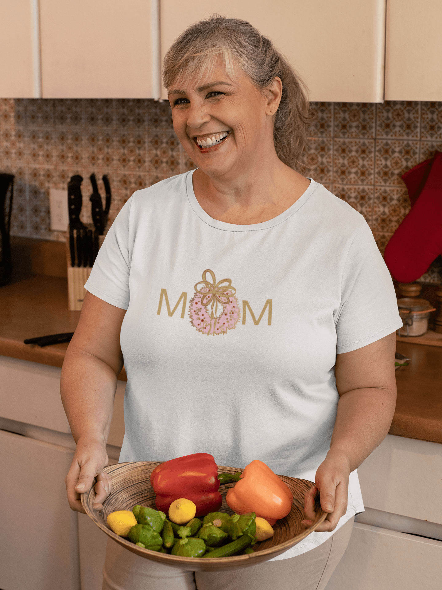 M🎀M - Christmas Wreath! 💖🎀 ✨🎄 Women's Softstyle Tee - Whippie's