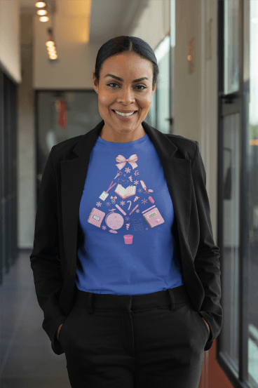 Santa's Favorite Teacher - A Sparkling Christmas in the Classroom! 🎄✨ Women's Softstyle T-shirt - Whippie's