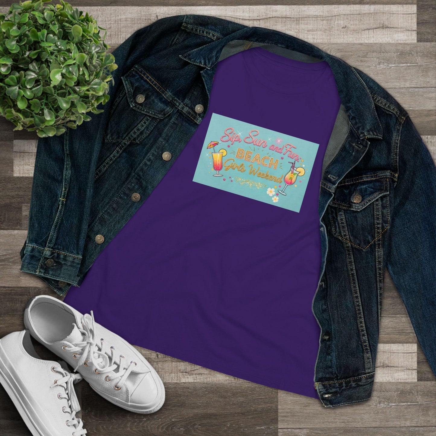 Sun, Sips, and Fun Beach Girls' Weekend - Women's Softstyle Tee - Whippie's