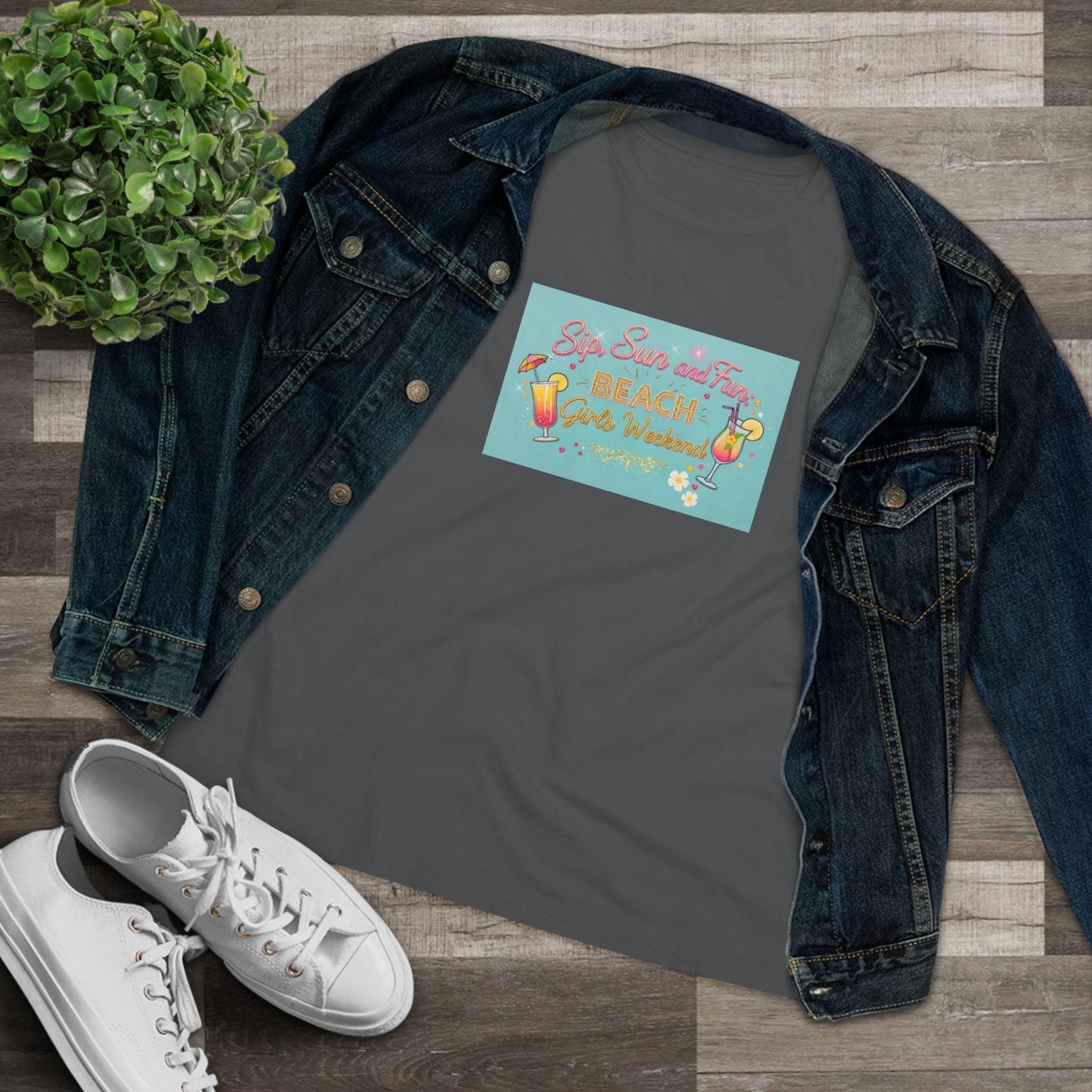 Sun, Sips, and Fun Beach Girls' Weekend - Women's Softstyle Tee - Whippie's