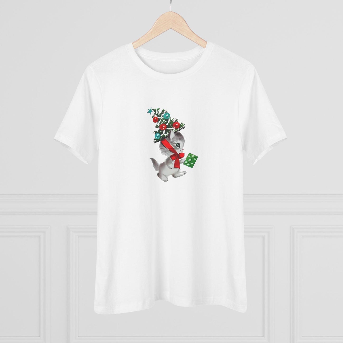 Kittie with Christmas Tree Hat and Card - Women's Softstyle Tee - Whippie's