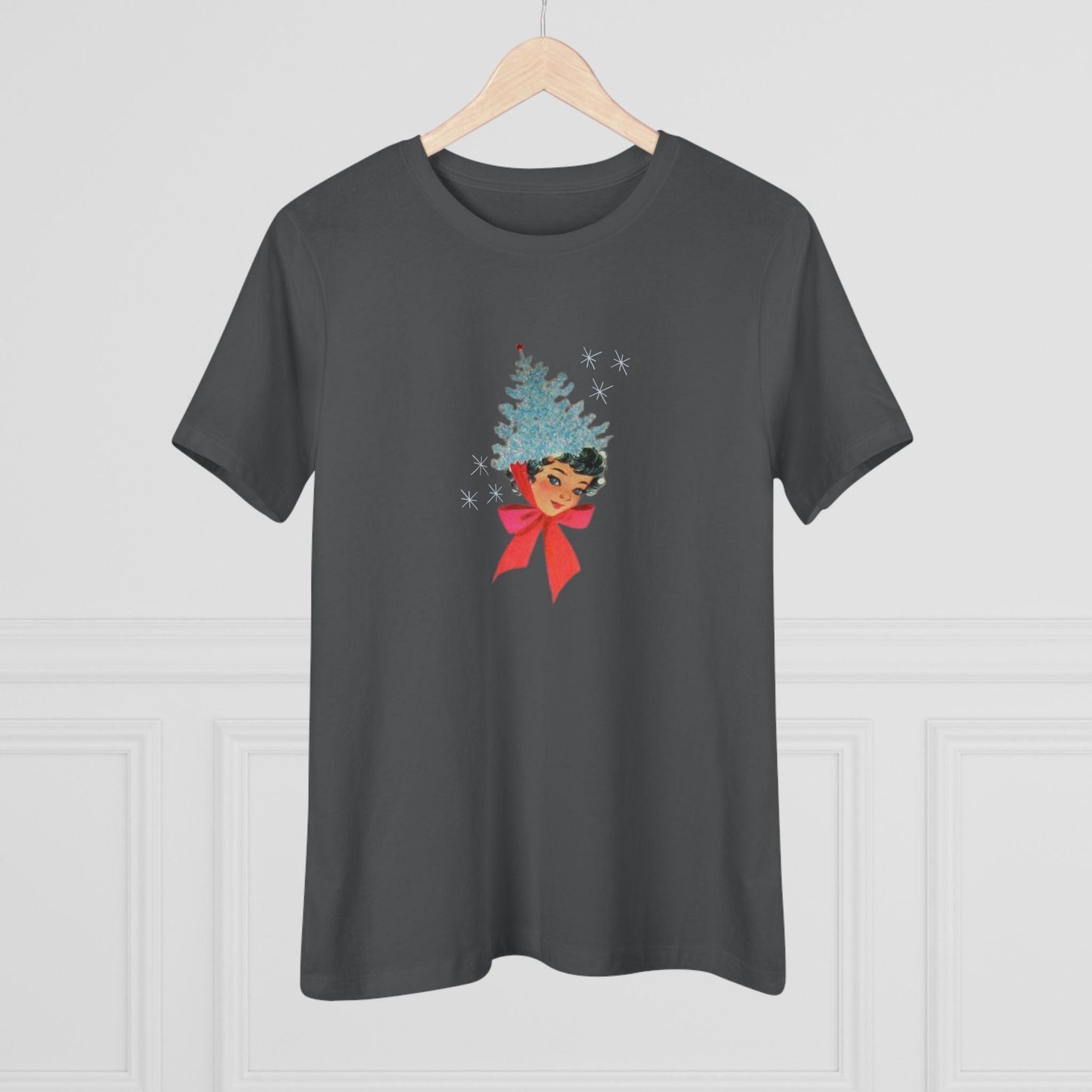 Retro Lady with Tinsel Christmas Tree Hat - Women's Tee - Whippie's