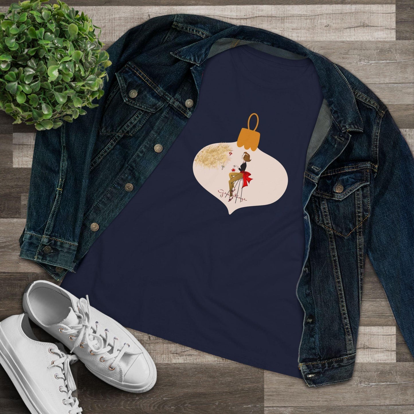 Retro Tree Decorating - Women's Tee - Whippie's