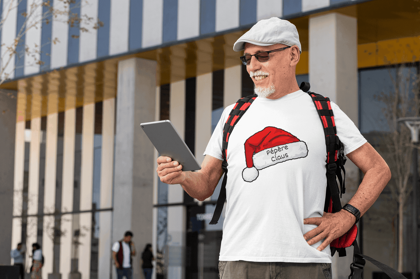 Pépère Claus: The Gift-Giving Legend 🎅🎁- Mens Softstyle T-shirt - Whippie's