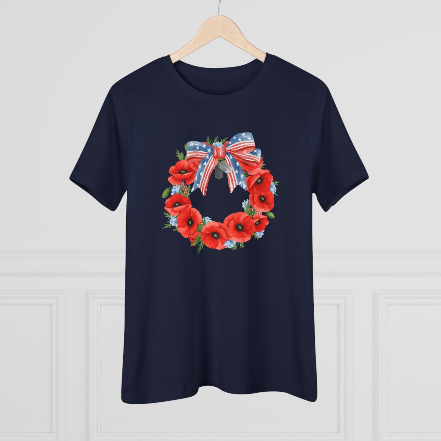 Memorial Day 'Never Forget' Wreath - Women's Tee