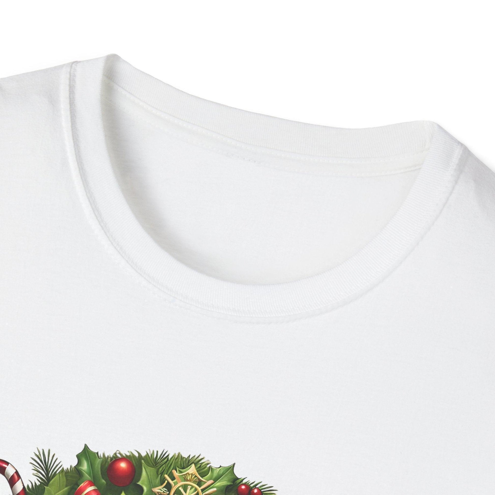 Santa's Favorite Firefighter - Wreath - Unisex Tee 🔥🎅 - Whippie's