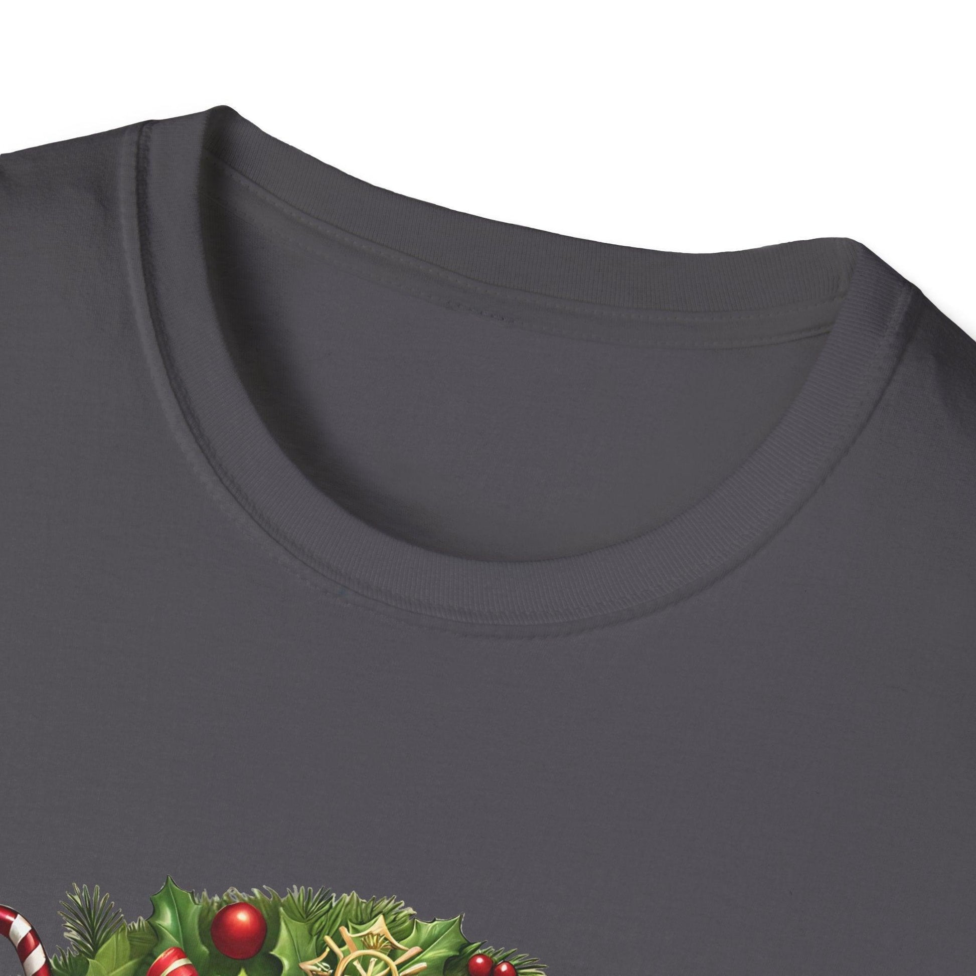 Santa's Favorite Firefighter - Wreath - Unisex Tee 🔥🎅 - Whippie's