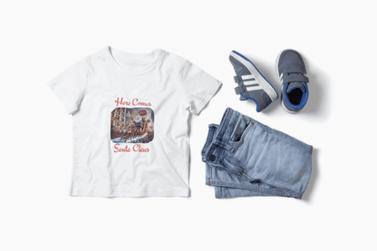 🎅 Here Comes Santa Claus 🎄 Youth Midweight Tee ✨ - Whippie's