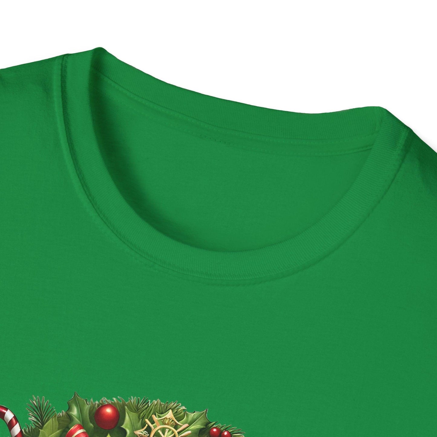 Santa's Favorite Firefighter - Wreath - Unisex Tee 🔥🎅 - Whippie's