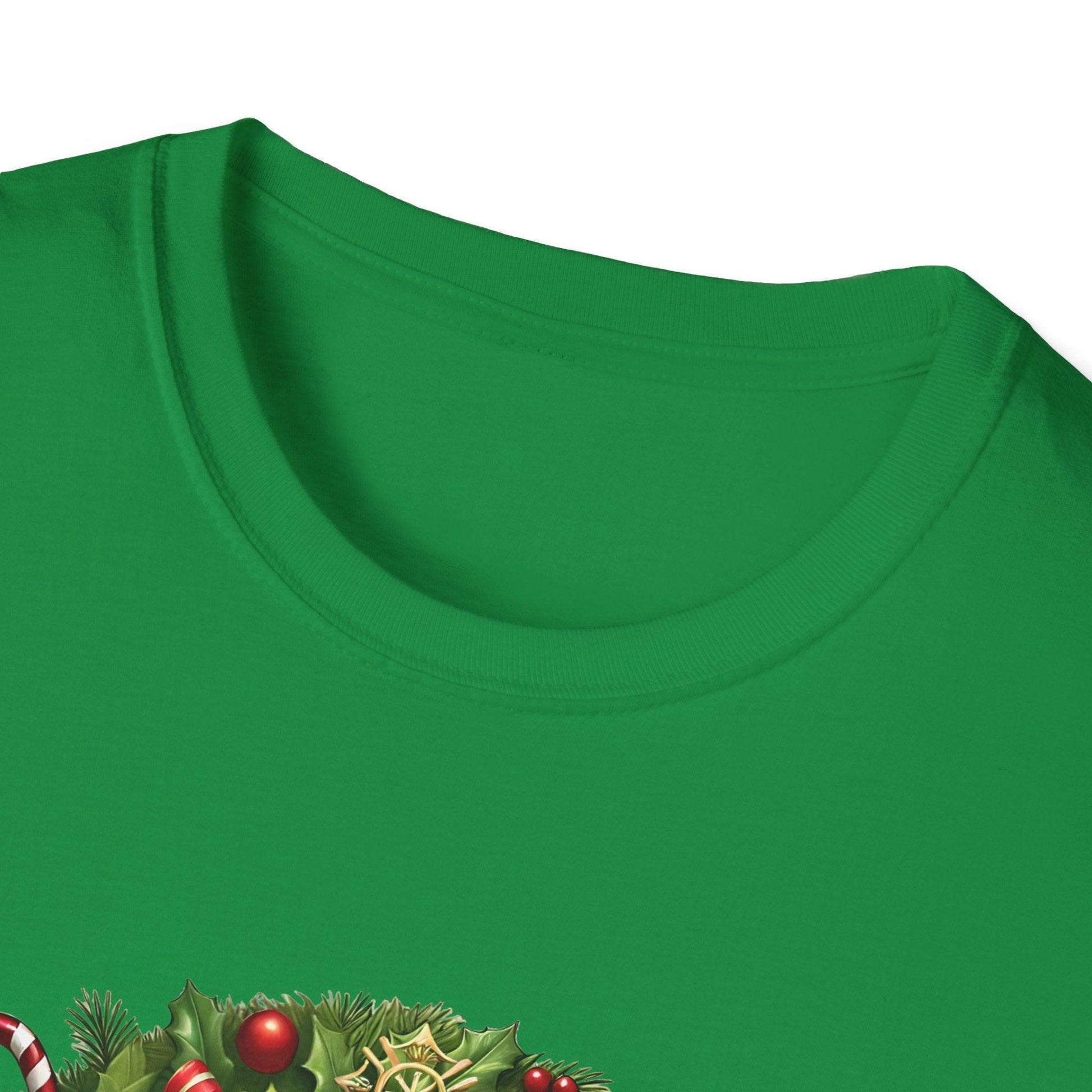 Santa's Favorite Firefighter - Wreath - Unisex Tee 🔥🎅 - Whippie's