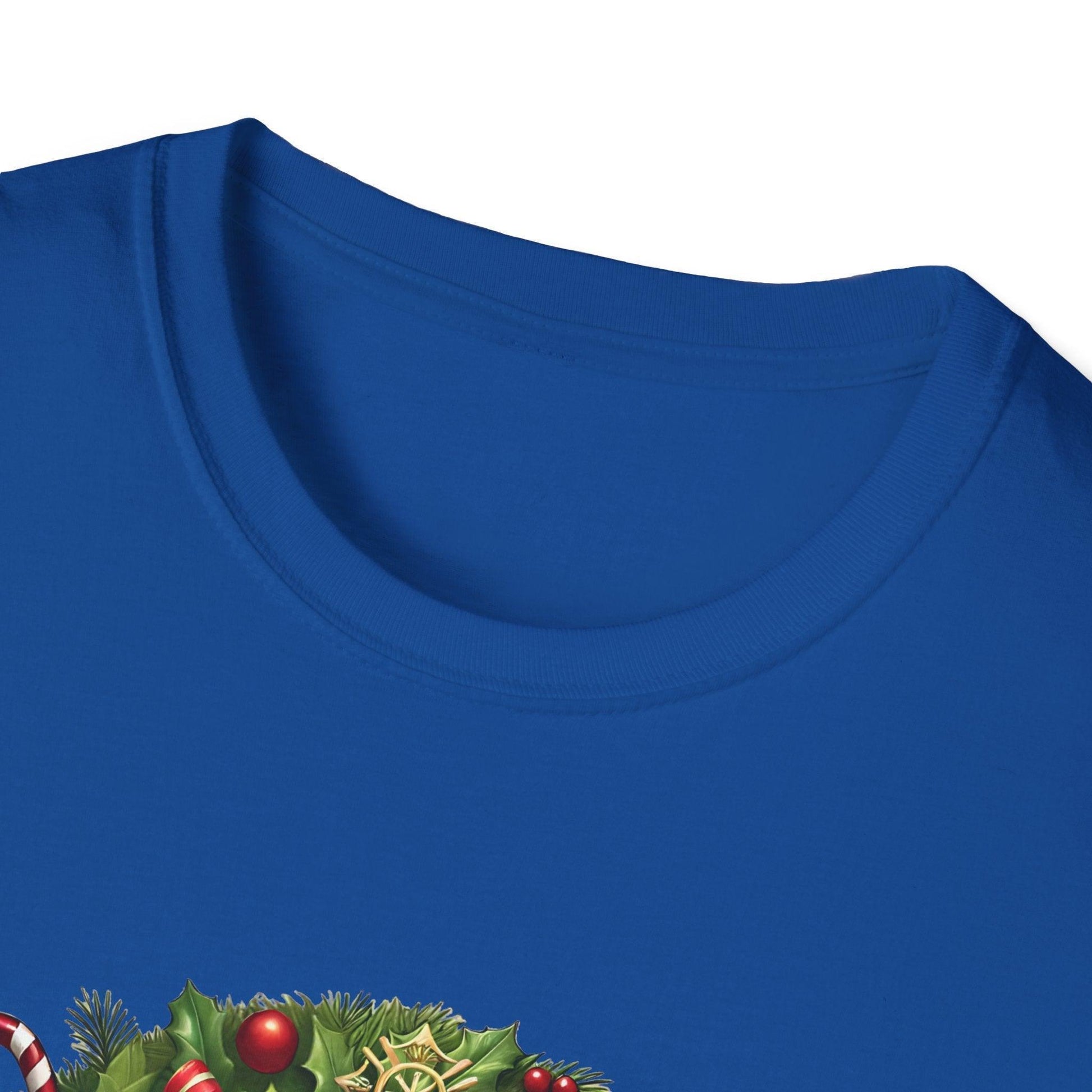 Santa's Favorite Firefighter - Wreath - Unisex Tee 🔥🎅 - Whippie's