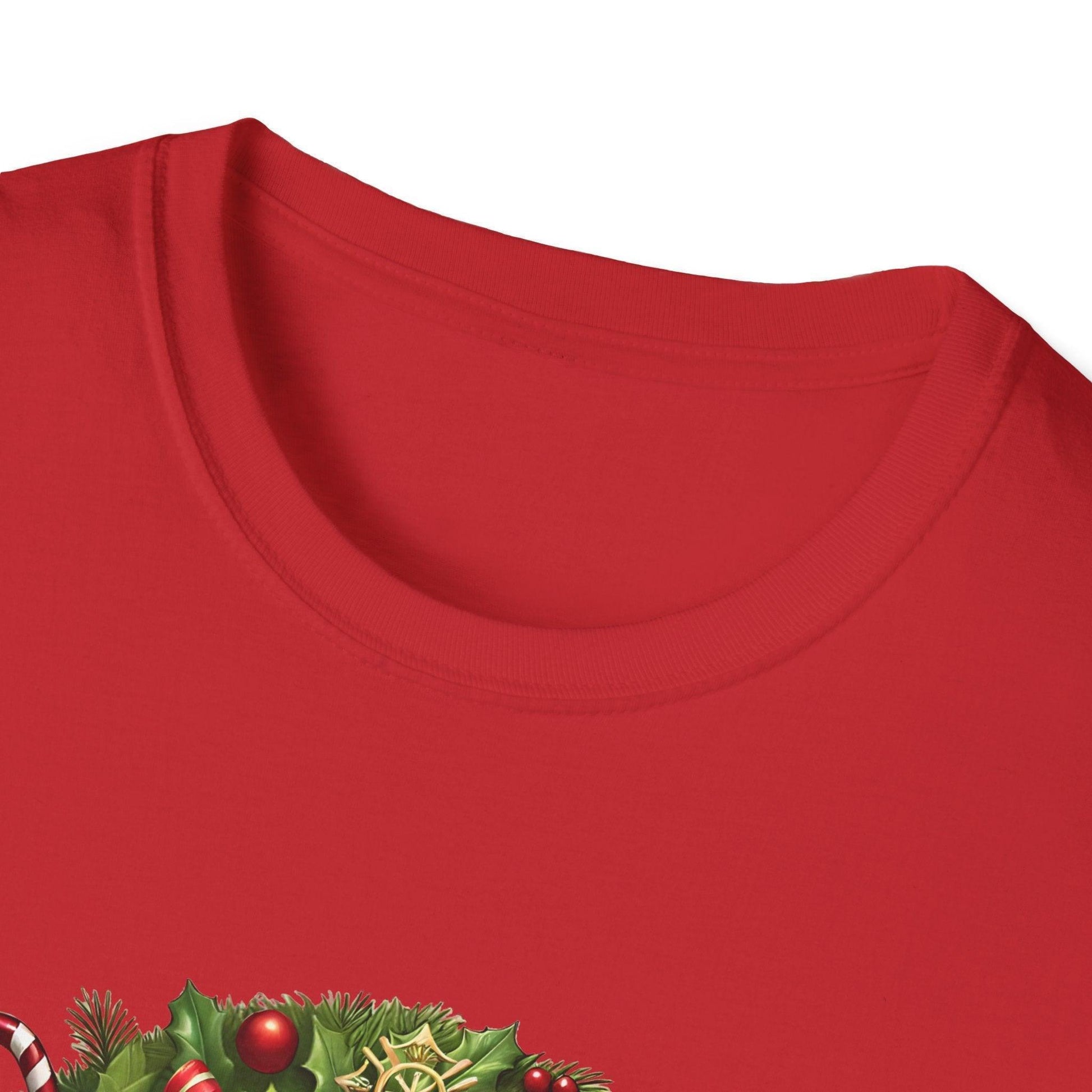 Santa's Favorite Firefighter - Wreath - Unisex Tee 🔥🎅 - Whippie's