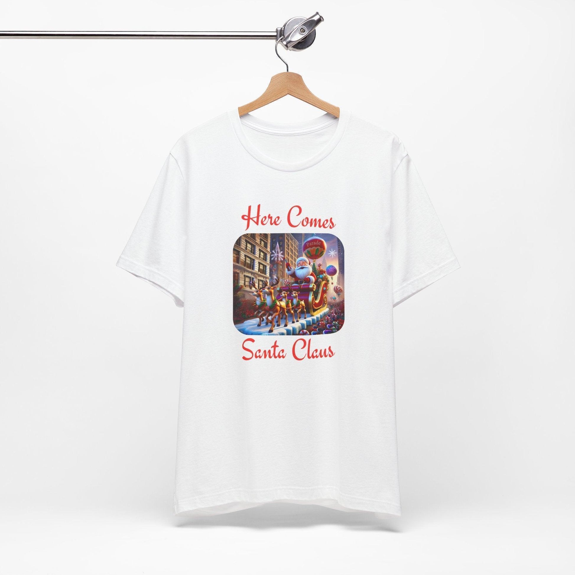 🎅 Here Comes Santa Claus 🎄 Unisex Jersey Tee ✨ - Whippie's