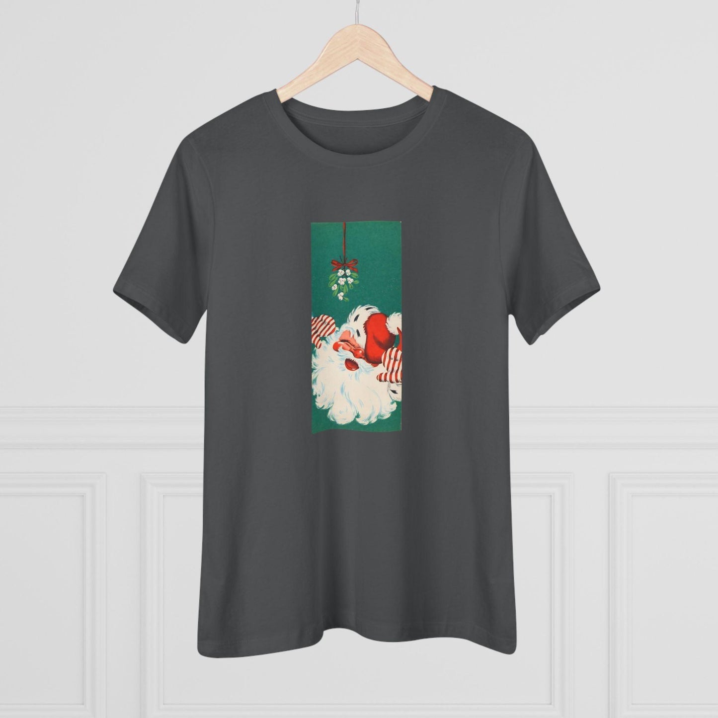 Santa Mistletoe Kisses - Women's Tee - Whippie's