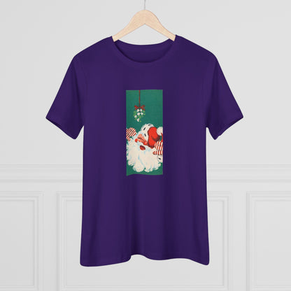 Santa Mistletoe Kisses - Women's Tee - Whippie's